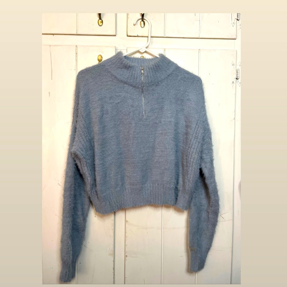 Cool light blue cropped long sleeve